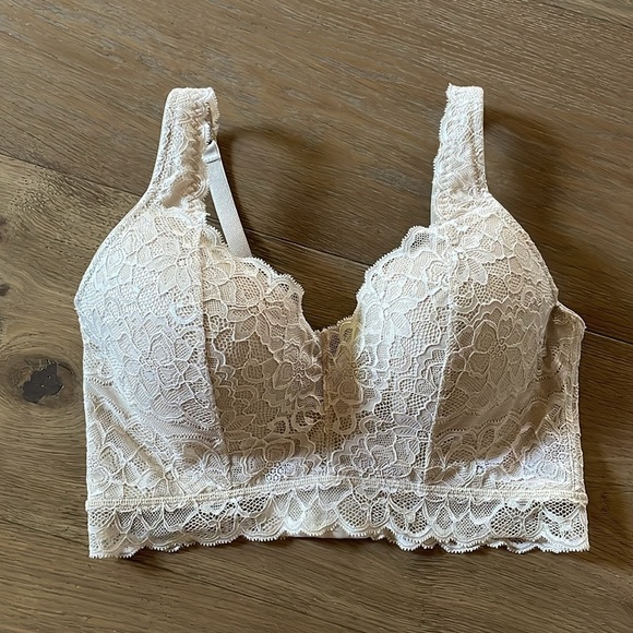 Leonisa Luxe Lace Underwire Smoothing Bustier Size 36B Nude - Picture 5 of 10